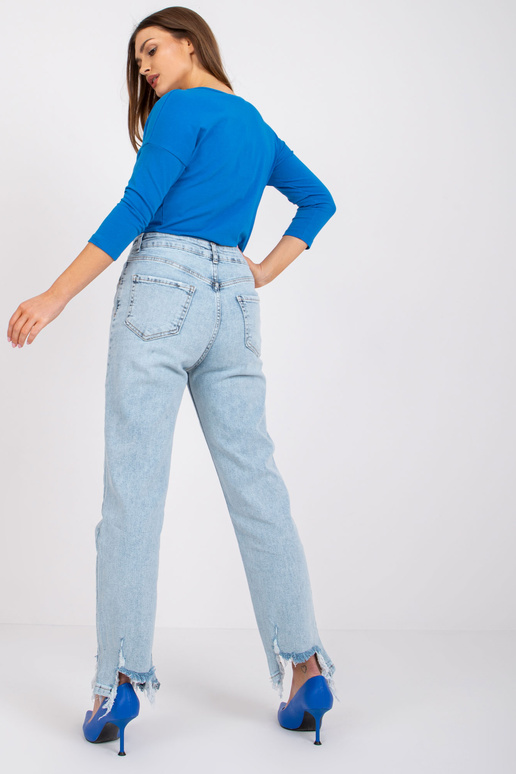 Balandžio mėnesio mėlyna palaidinė