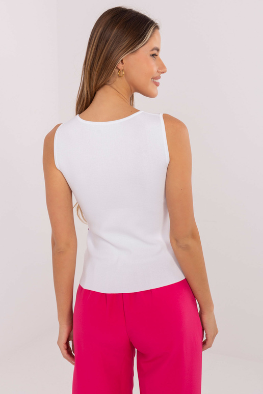 Baltos ir violetinės spalvos...