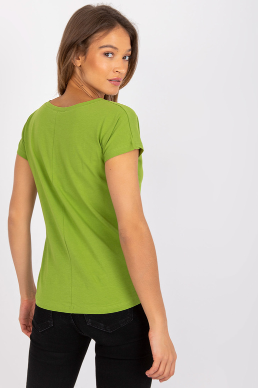 Šviesiai žalios spalvos marškinėliai...