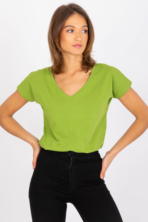 Šviesiai žalios spalvos marškinėliai...