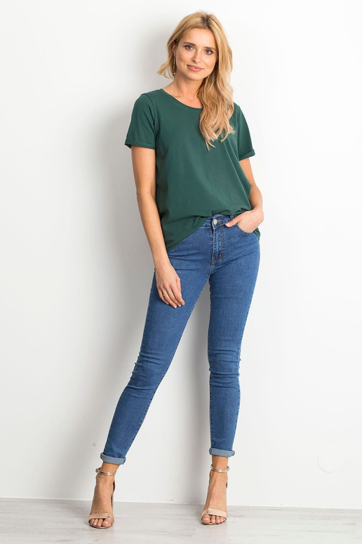 Tamsiai žalios spalvos...