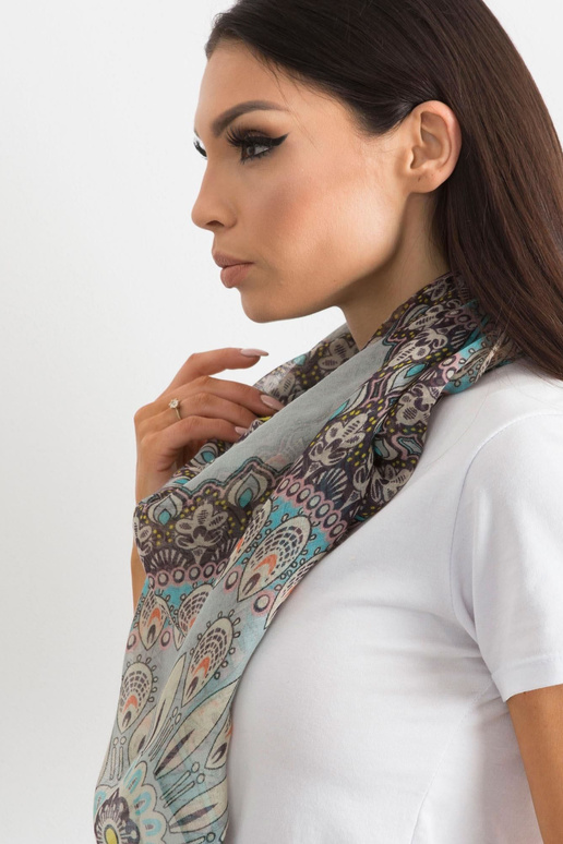 Pilka skara su etniniu raštu