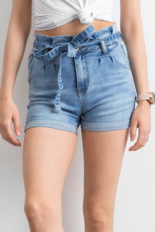 Mėlyni džinsiniai šortai su dirželiu