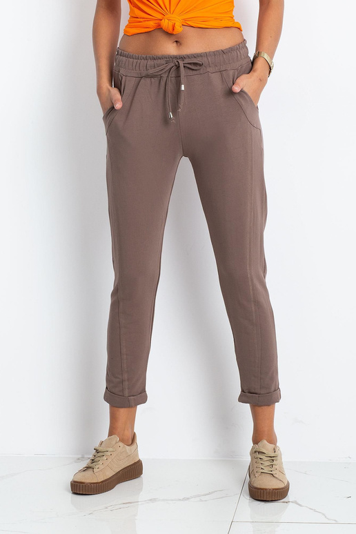 Tamsiai smėlio spalvos kelnės