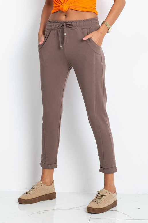 Tamsiai smėlio spalvos kelnės