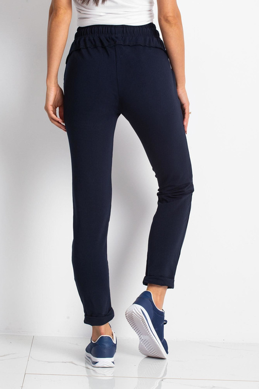 Tamsiai mėlynos kelnės