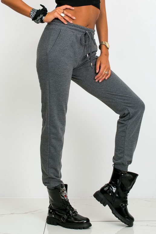 Tamsiai pilkos kelnės greičiau