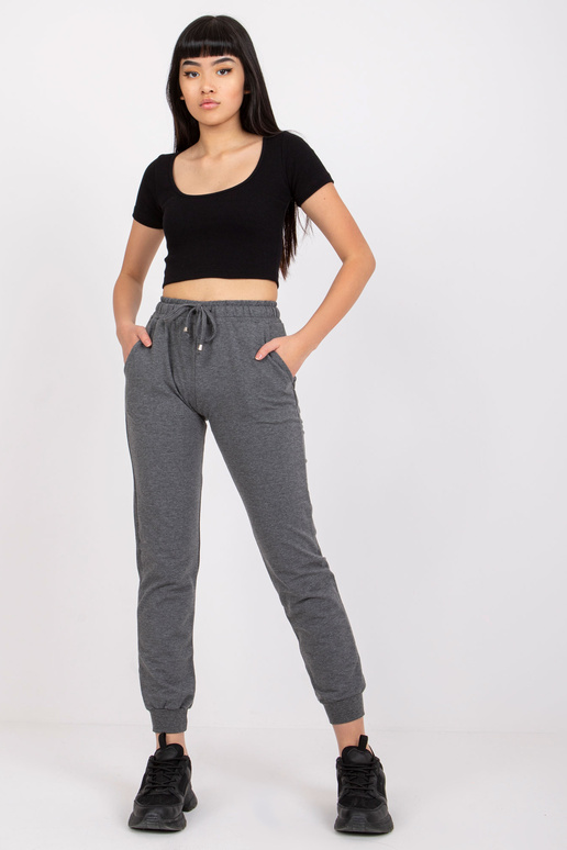 Tamsiai pilkos kelnės greičiau