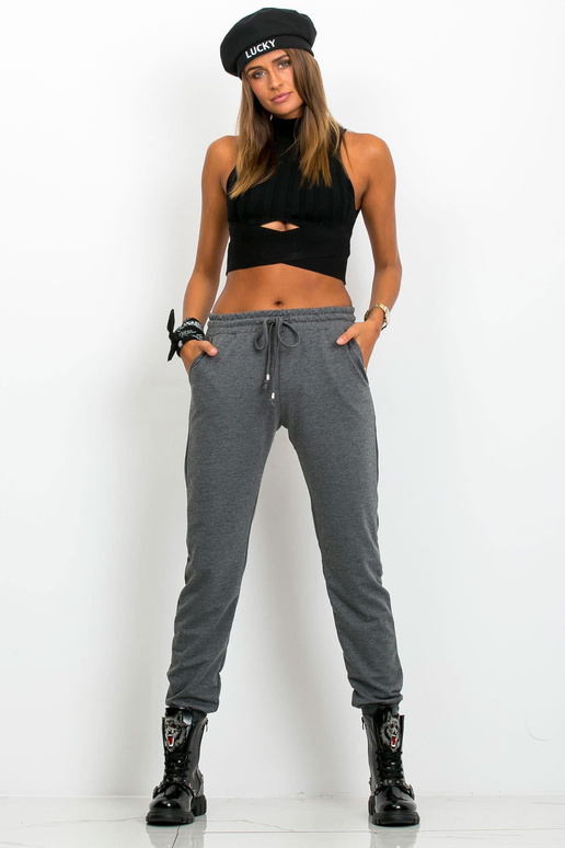 Tamsiai pilkos kelnės greičiau