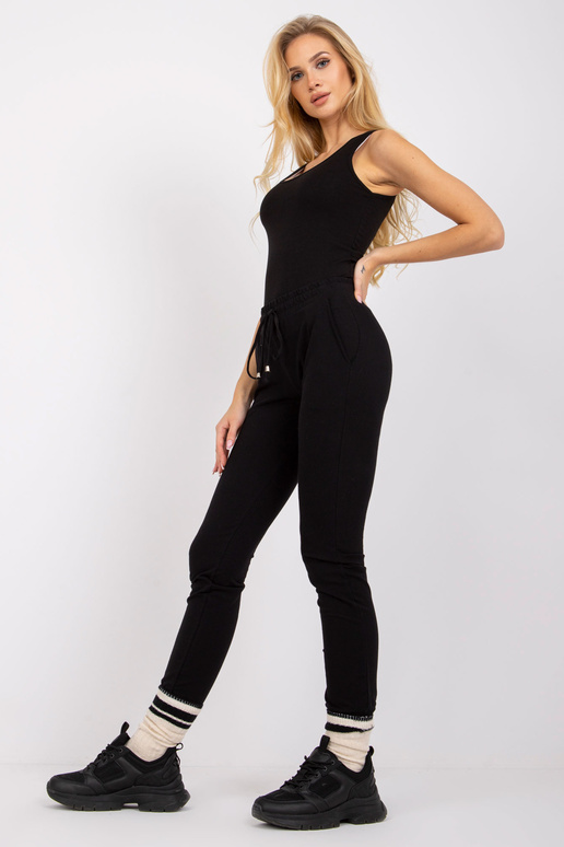 Juodos kelnės Greičiau