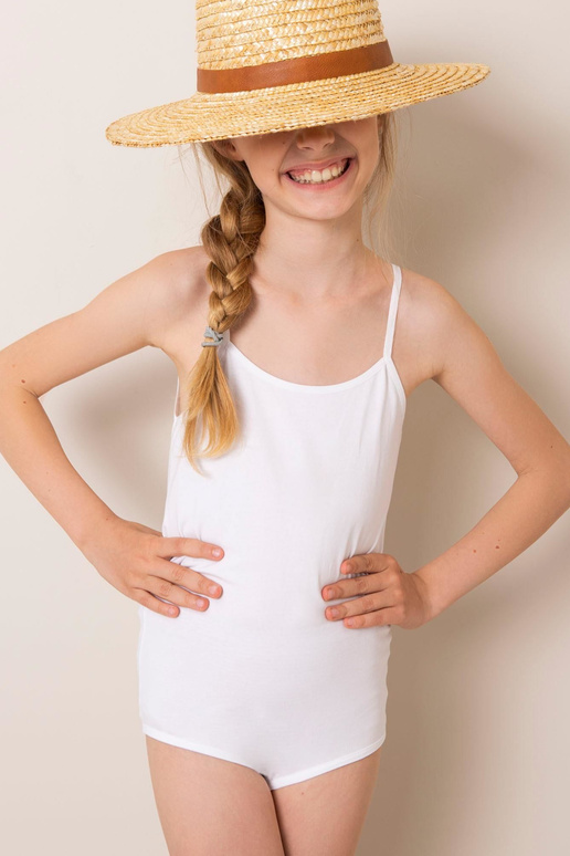 Baltas bodis mergaitei