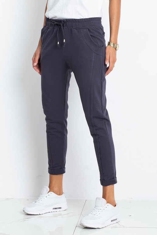 Galima prieiti prie grafito kelnių