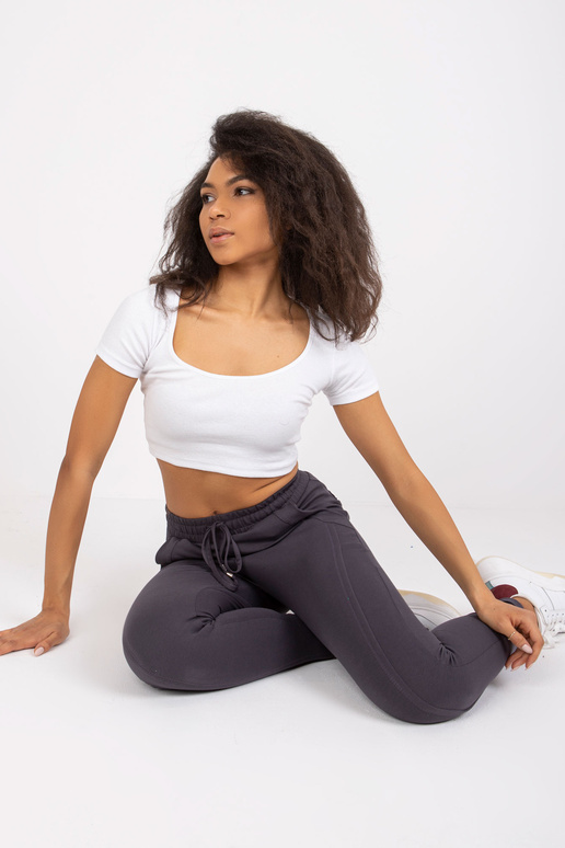 Galima prieiti prie grafito kelnių