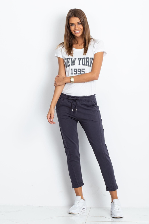 Galima prieiti prie grafito kelnių