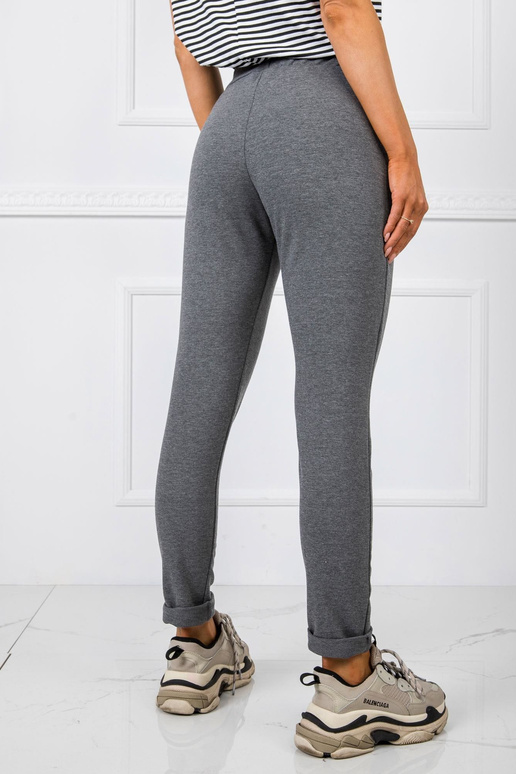 Tamsiai pilkos Jess kelnės