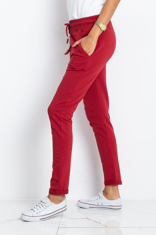 Burgundy spalvos Cadence kelnės