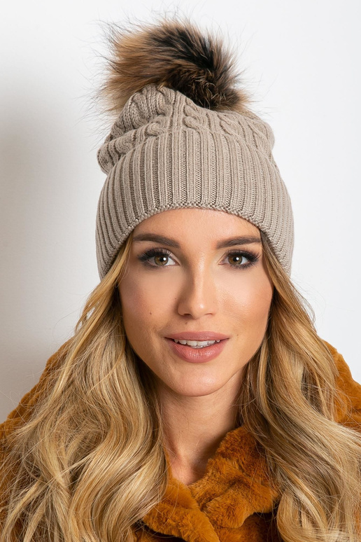 Smėlio spalvos kepurė su šonkauliu ir...