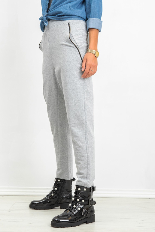 Pilkos kelnių lemputės