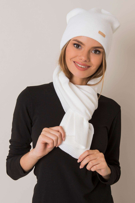 Baltas megztas rinkinys RUE PARIS