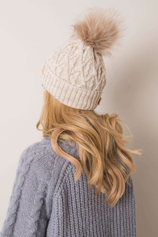 Smėlio spalvos kepurė su pomponu RUE...