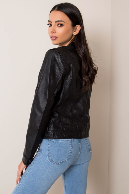 Juoda gintaro striukė