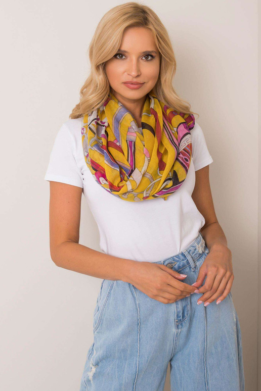 Geltonos spalvos stropas