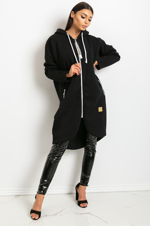 Stulbinantis juodas megztinis