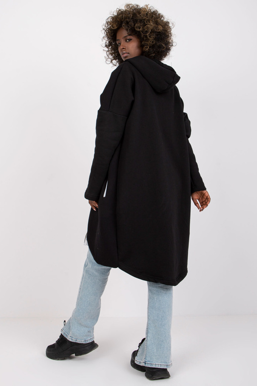 Stulbinantis juodas megztinis