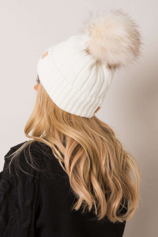 Kepurė JK-CZ-8.71 balkšvos spalvos