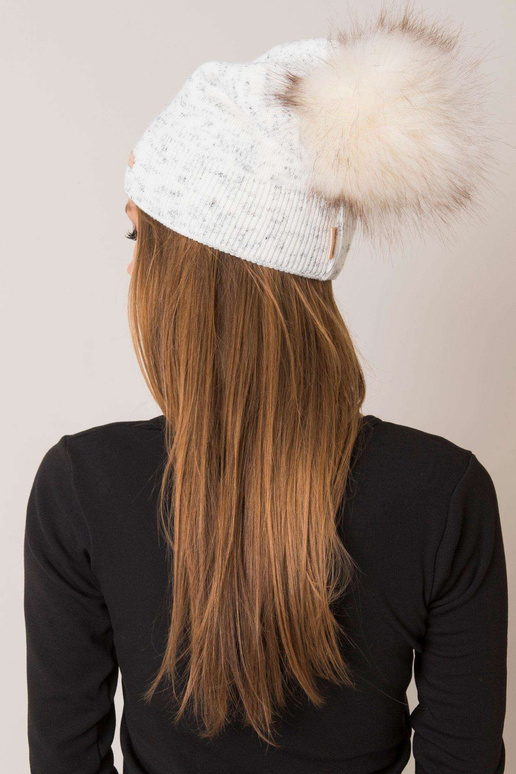 Ecru moteriška kepurė su pomponu RUE...