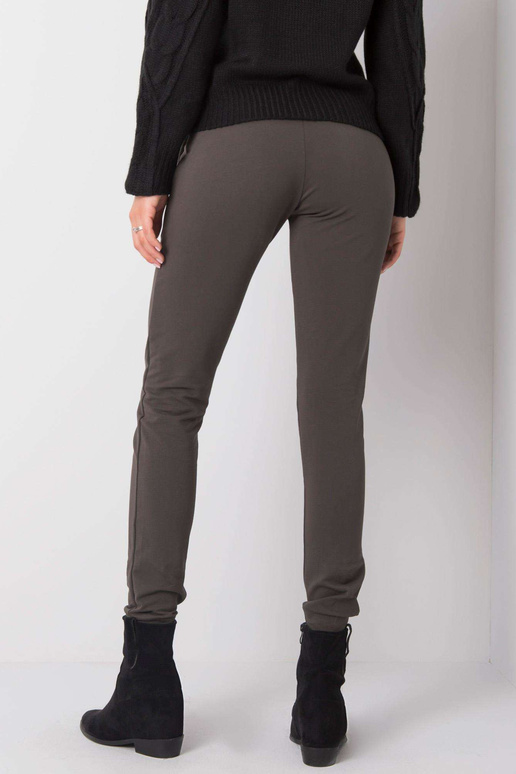 Tamsios chaki spalvos sportinės...