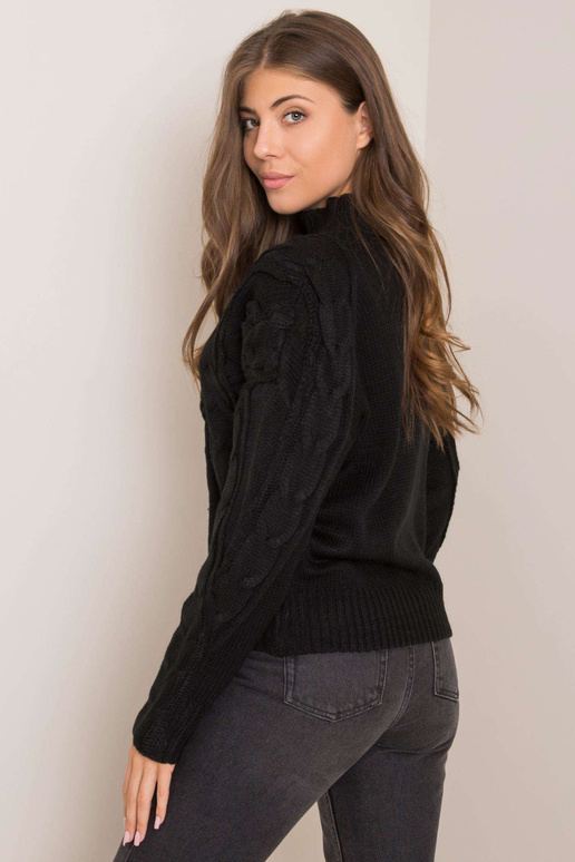 Migelio juodas megztinis