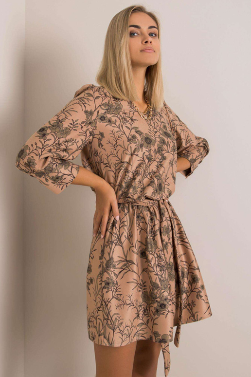 Smėlio ir žalios spalvos suknelė Alissia Smėlio ir žalios spalvos suknelė Alissia