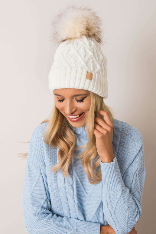 Kepurė JK-CZ-9.74 balkšvos spalvos