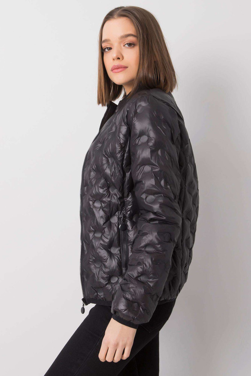 Juoda Aurora striukė