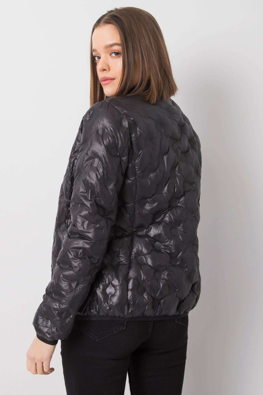 Juoda Aurora striukė