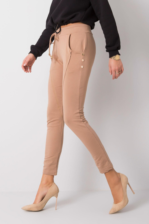 Kupranugarių kelnės Benitta