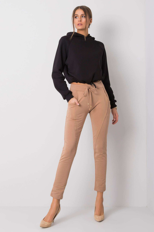 Kupranugarių kelnės Benitta