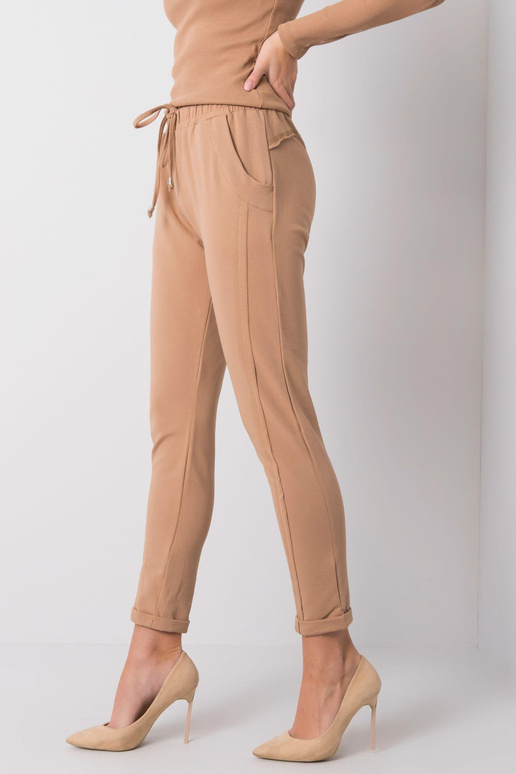 Kupranugarių kelnės Galima priartėti