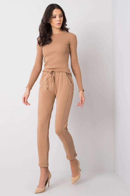 Kupranugarių kelnės Galima priartėti