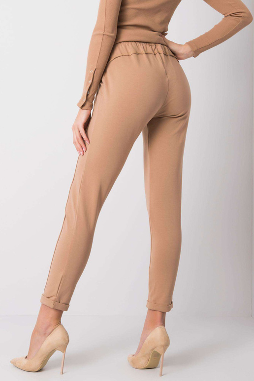 Kupranugarių kelnės Galima priartėti