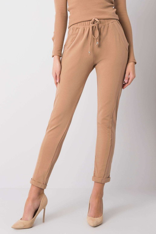 Kupranugarių kelnės Galima priartėti