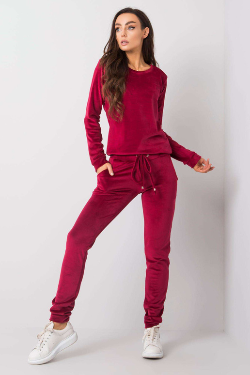 Bordo spalvos veliūrinis rinkinys...