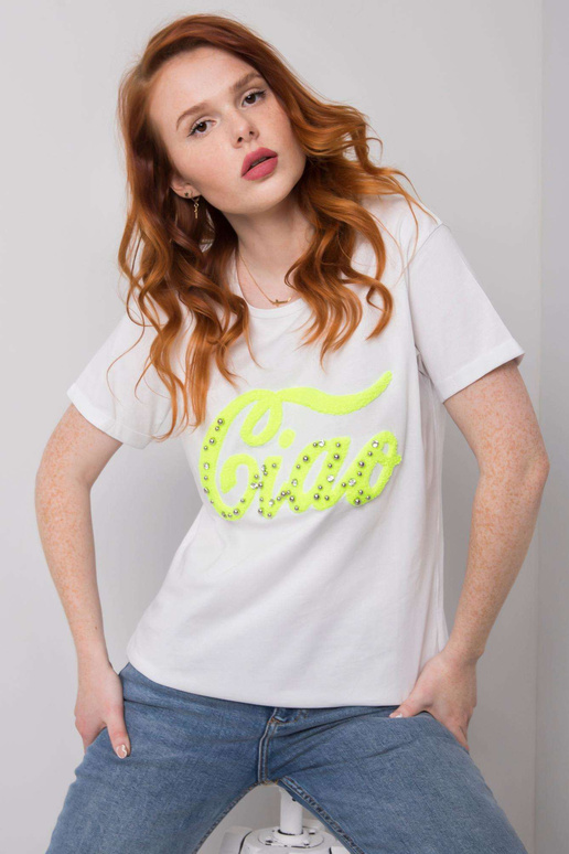 Balti marškinėliai su Erin aplikacijomis Balti marškinėliai su Erin aplikacijomis