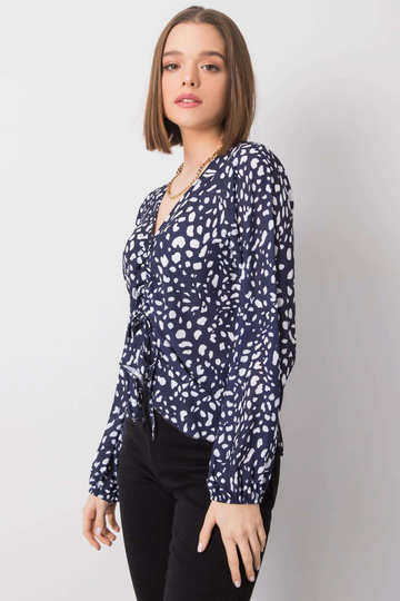 Ricarda tamsiai mėlyna...