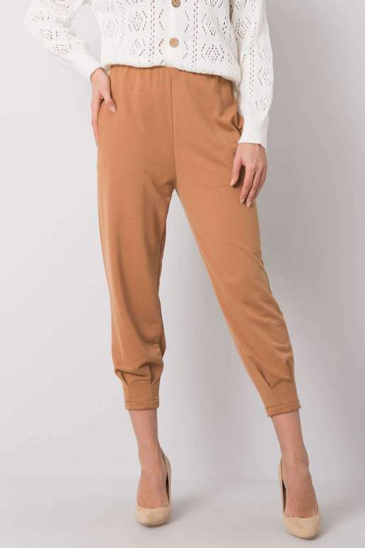 Kupranugarių sportinės kelnės Iria...