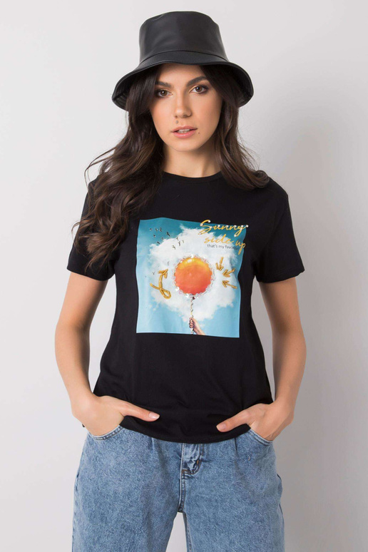 Juodi marškinėliai su Trissa raštu Juodi marškinėliai su Trissa raštu