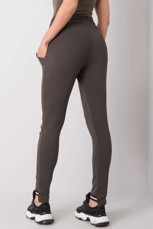 Tamsios chaki spalvos kelnės iš Luciana