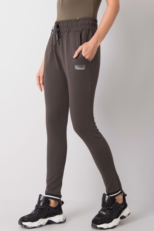 Tamsios chaki spalvos kelnės iš Luciana