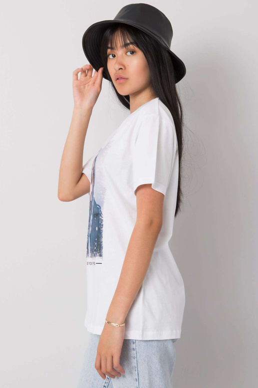 Balti marškinėliai su „Kemmy“ raštu